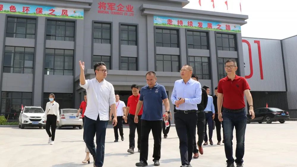 聚焦|深家協(xié)佛山巖板企業(yè)調(diào)研組蒞臨將軍企業(yè)參觀考察！(圖1)