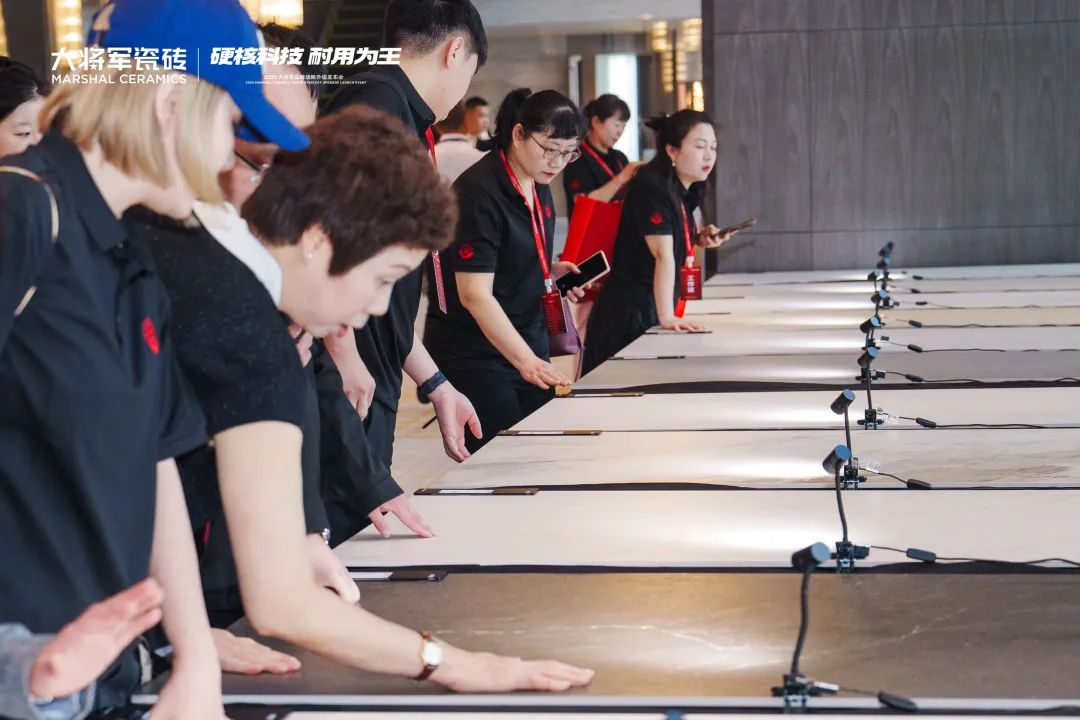 打破價格內(nèi)卷，聚焦價值升維！大將軍瓷磚重新定義瓷磚耐用標準(圖8)