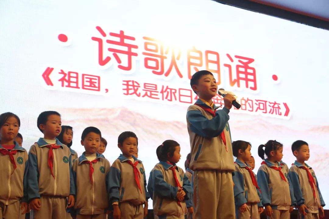 彭德懷精神柱捐贈(zèng)儀式暨大將軍愛心公益項(xiàng)目發(fā)布會(huì)完滿落幕！
(圖14)